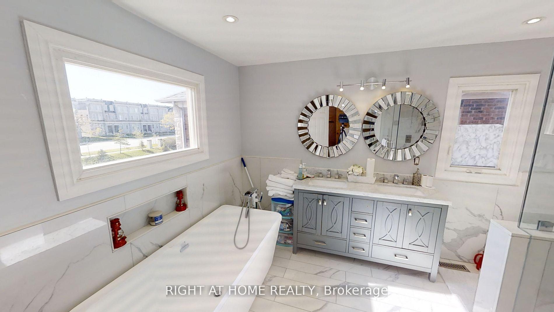 Photo 25 of 31 Northgate Crescent E, Richmond Hill, Bayview Hill — HOMEH