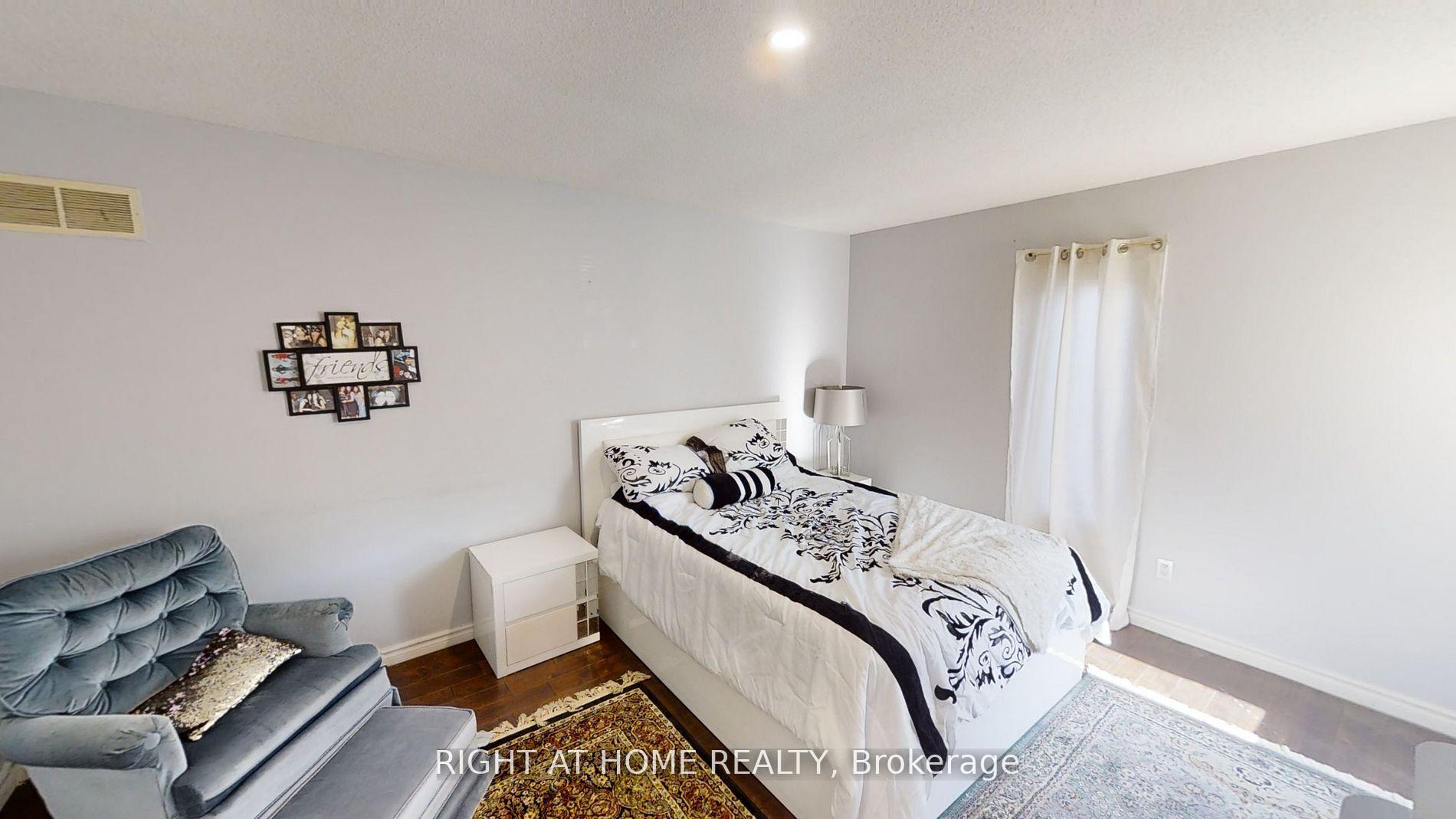 Photo 26 of 31 Northgate Crescent E, Richmond Hill, Bayview Hill — HOMEH