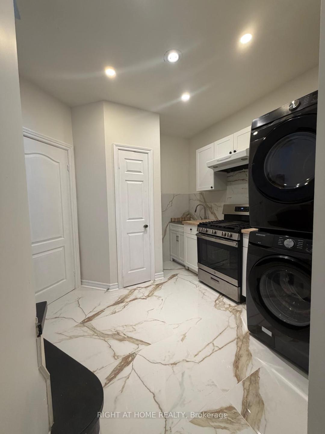 Photo 32 of 31 Northgate Crescent E, Richmond Hill, Bayview Hill — HOMEH