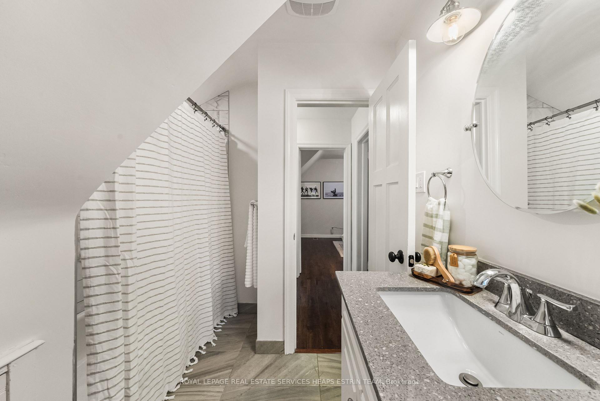 Photo 19 of 41 Fairfield Road, Toronto, Mount Pleasant East — HOMEH