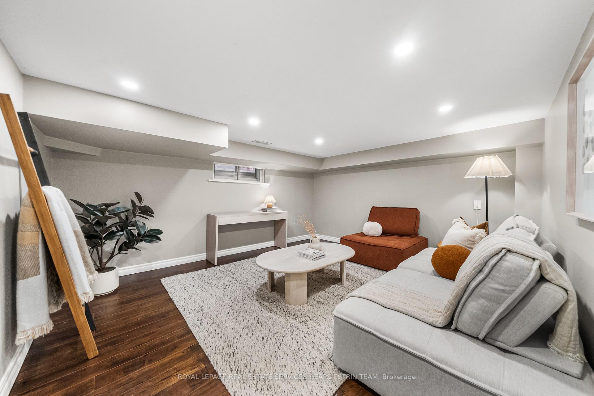 Photo 24 of 41 Fairfield Road, Toronto, Mount Pleasant East — HOMEH
