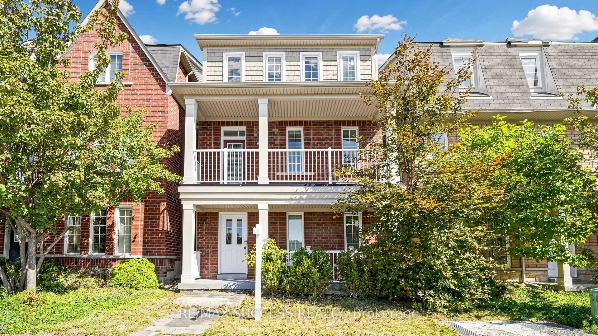 Photo 1 of 19 Boot Terrace, North York, York University Heights — HOMEH