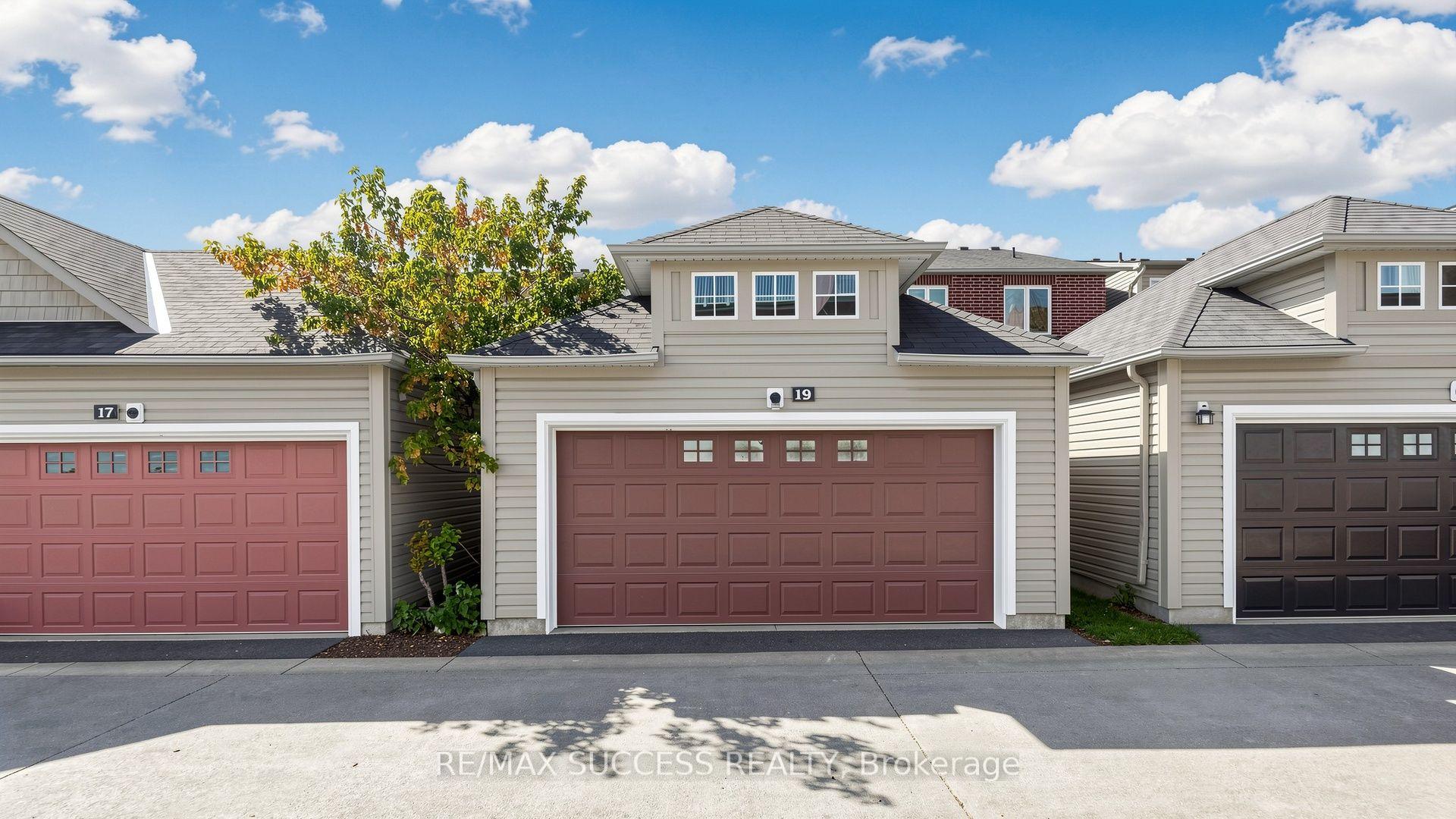 Photo 52 of 19 Boot Terrace, North York, York University Heights — HOMEH