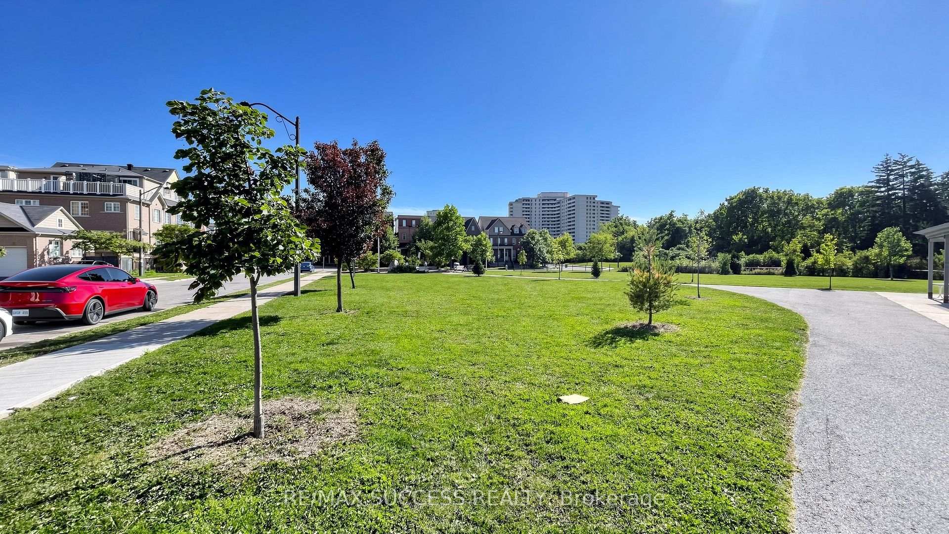 Photo 55 of 19 Boot Terrace, North York, York University Heights — HOMEH