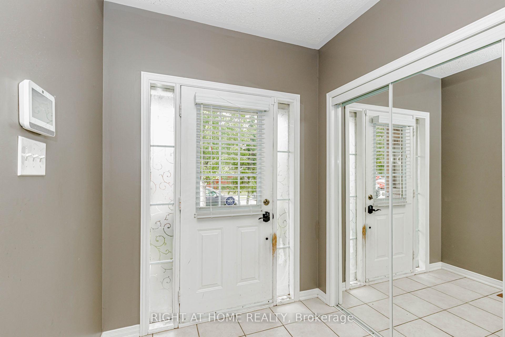 Photo 4 of 97 Timbertop Crescent, Brampton, Sandringham-Wellington — HOMEH