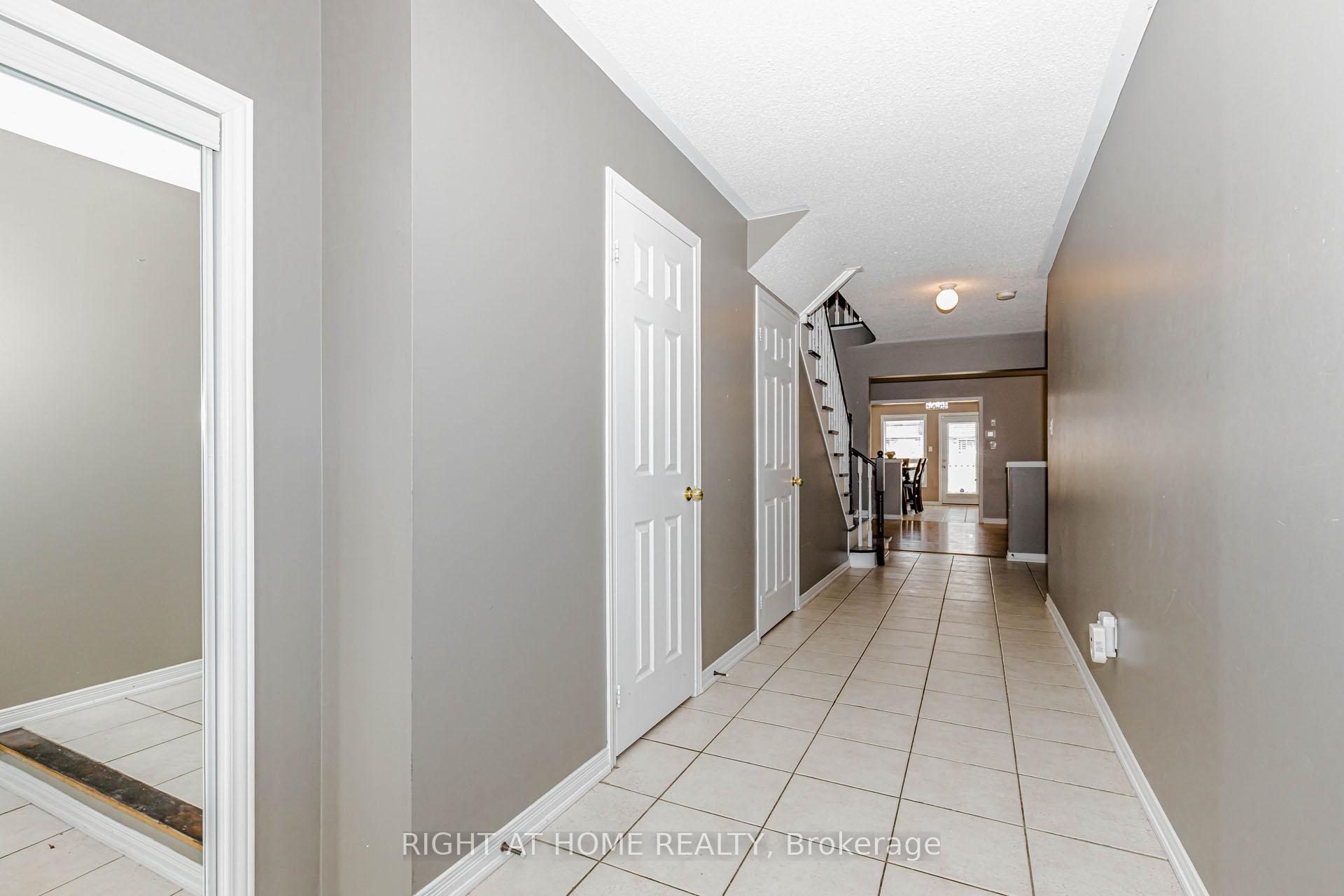 Photo 5 of 97 Timbertop Crescent, Brampton, Sandringham-Wellington — HOMEH
