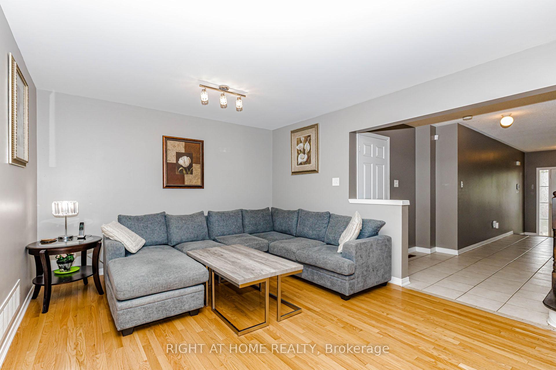 Photo 9 of 97 Timbertop Crescent, Brampton, Sandringham-Wellington — HOMEH