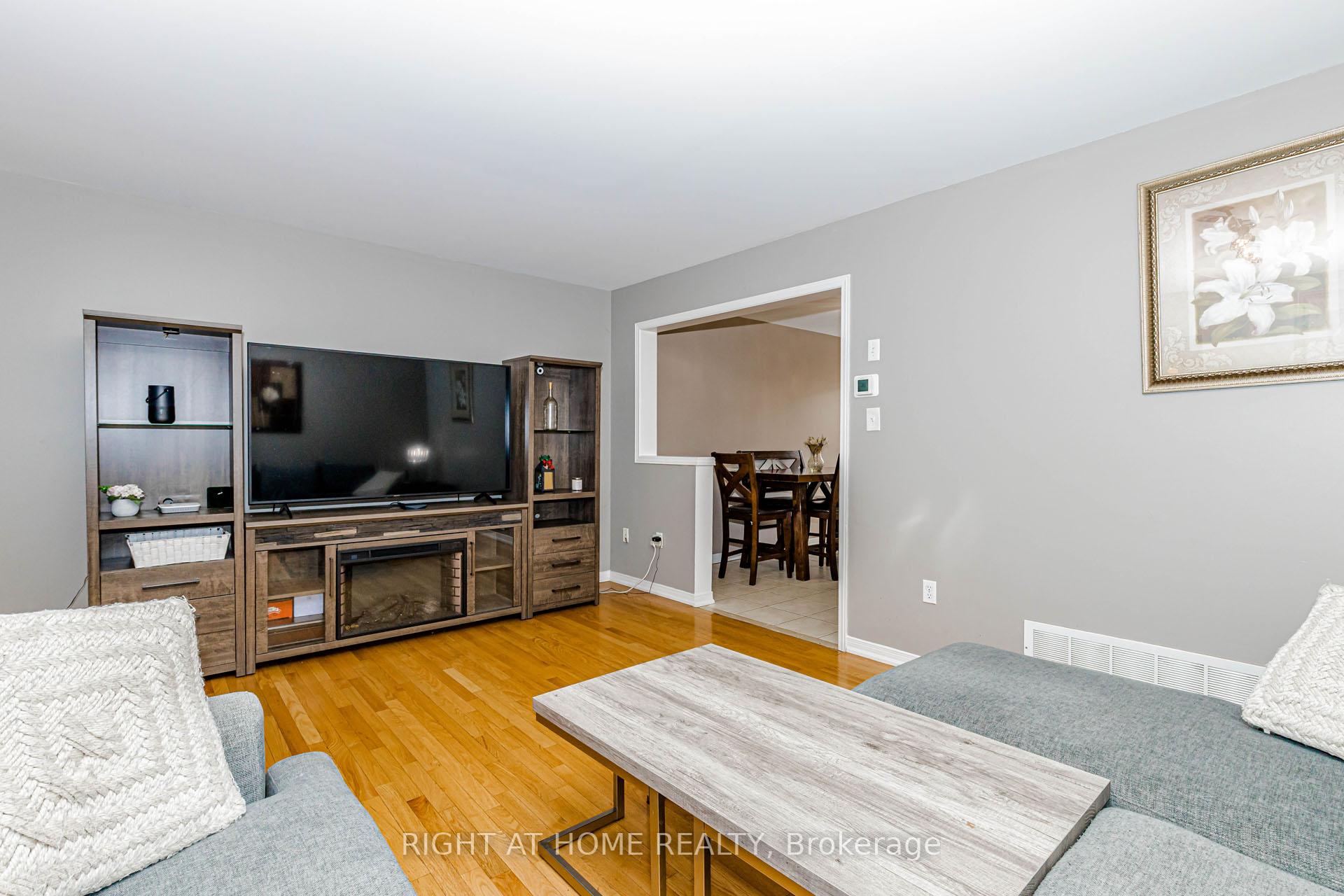 Photo 11 of 97 Timbertop Crescent, Brampton, Sandringham-Wellington — HOMEH