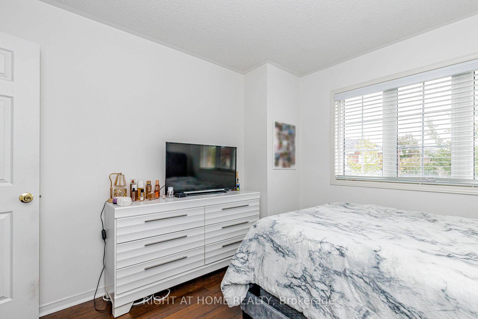 Photo 33 of 97 Timbertop Crescent, Brampton, Sandringham-Wellington — HOMEH