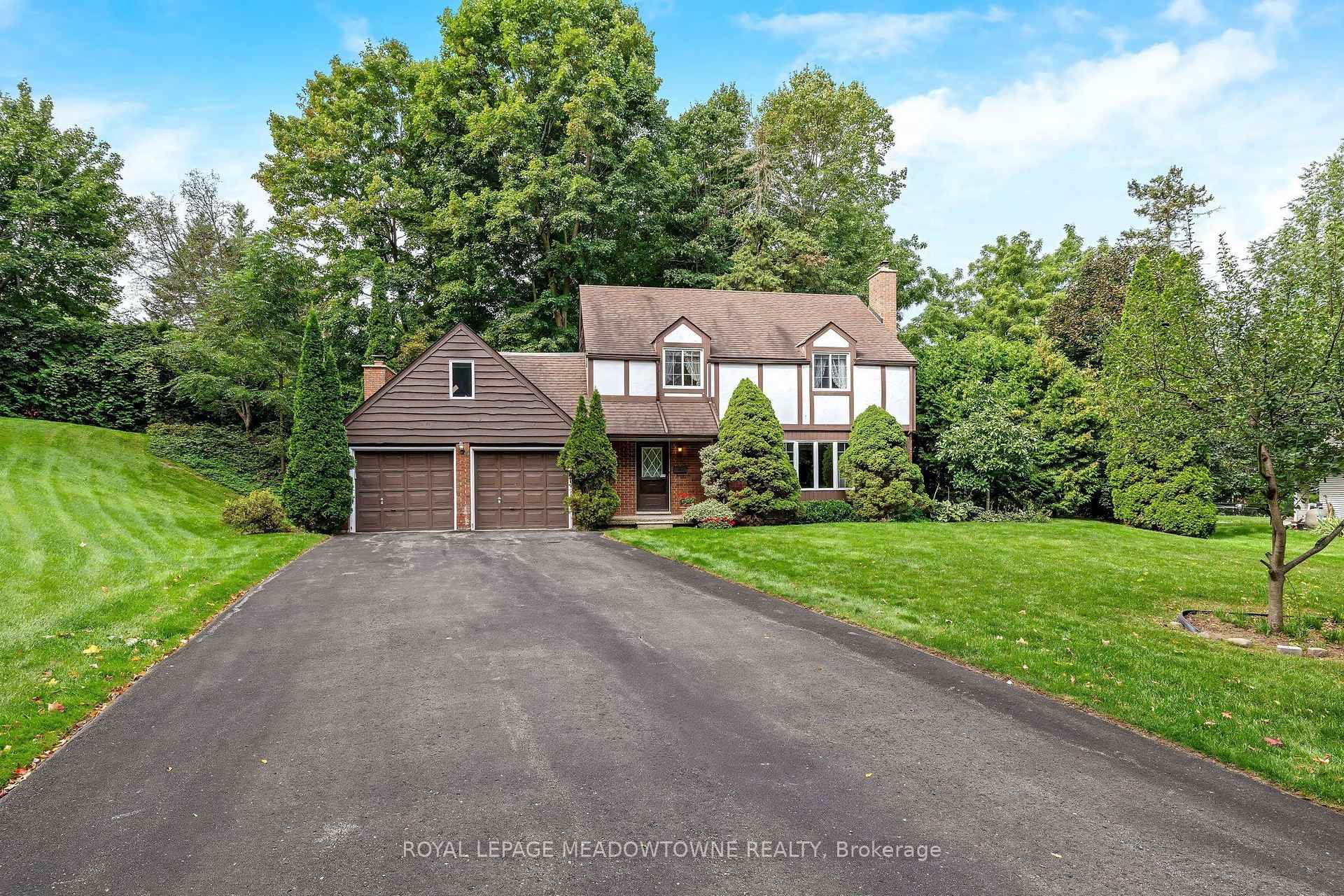 Photo 5 of 12 Mullen Place, Halton Hills, Glen Williams — HOMEH