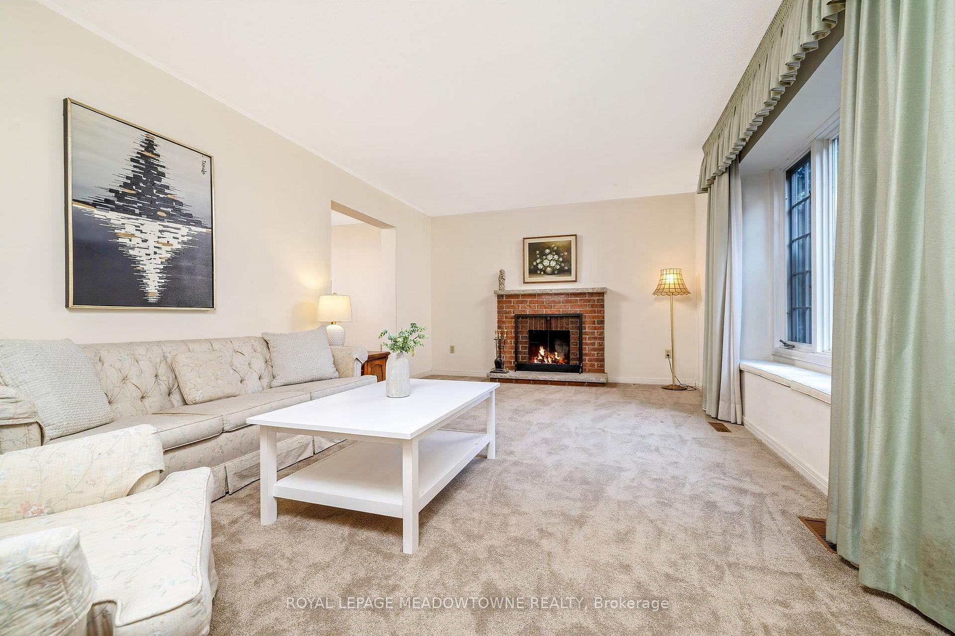 Photo 8 of 12 Mullen Place, Halton Hills, Glen Williams — HOMEH