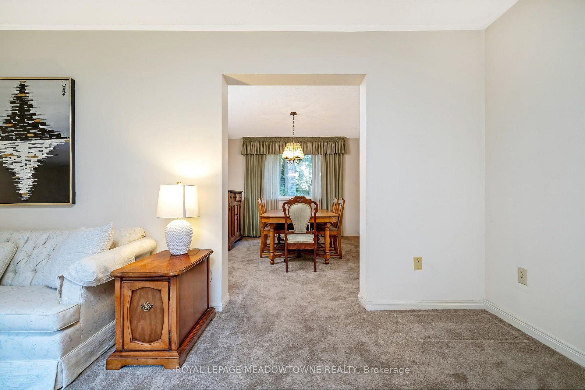 Photo 11 of 12 Mullen Place, Halton Hills, Glen Williams — HOMEH