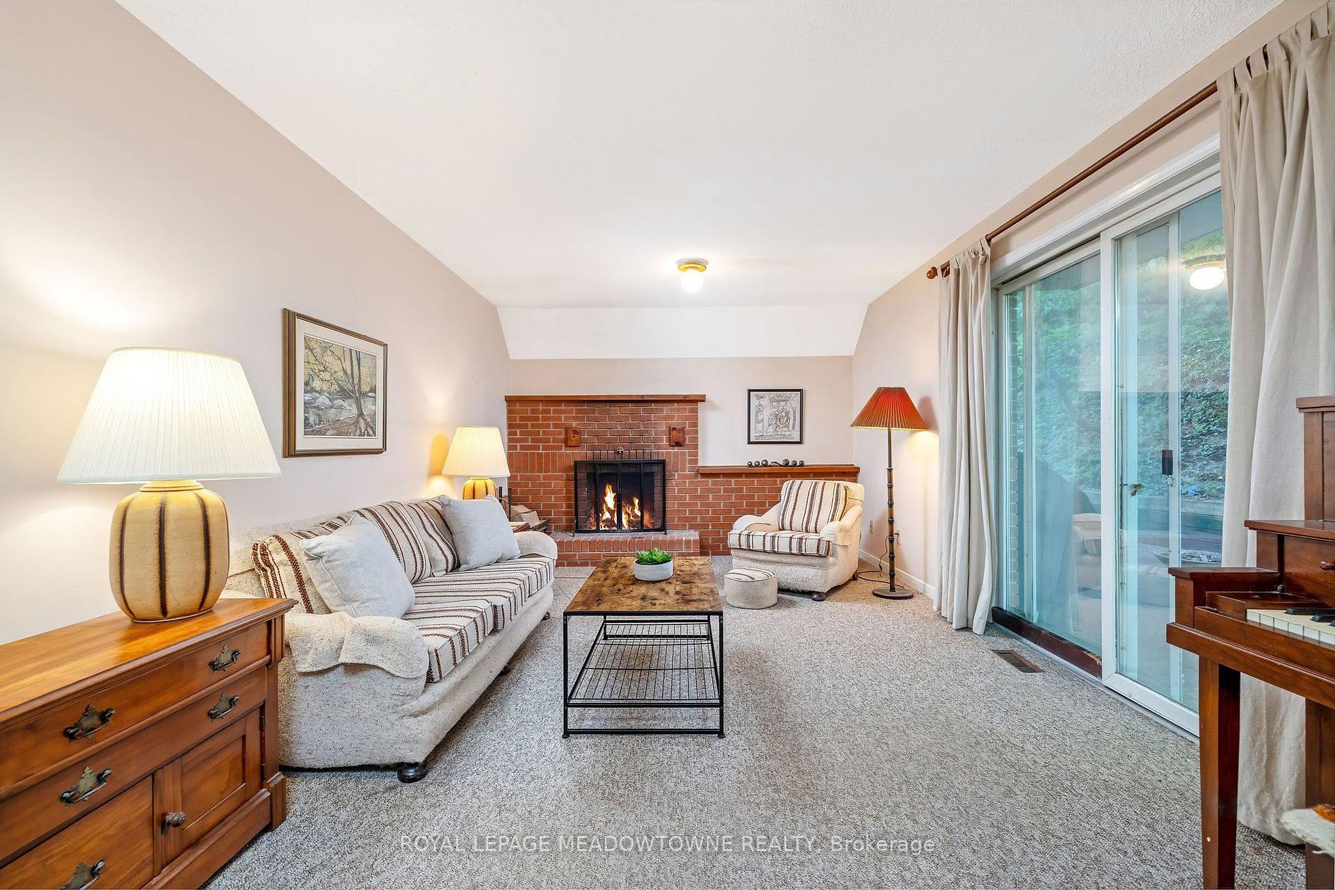 Photo 18 of 12 Mullen Place, Halton Hills, Glen Williams — HOMEH