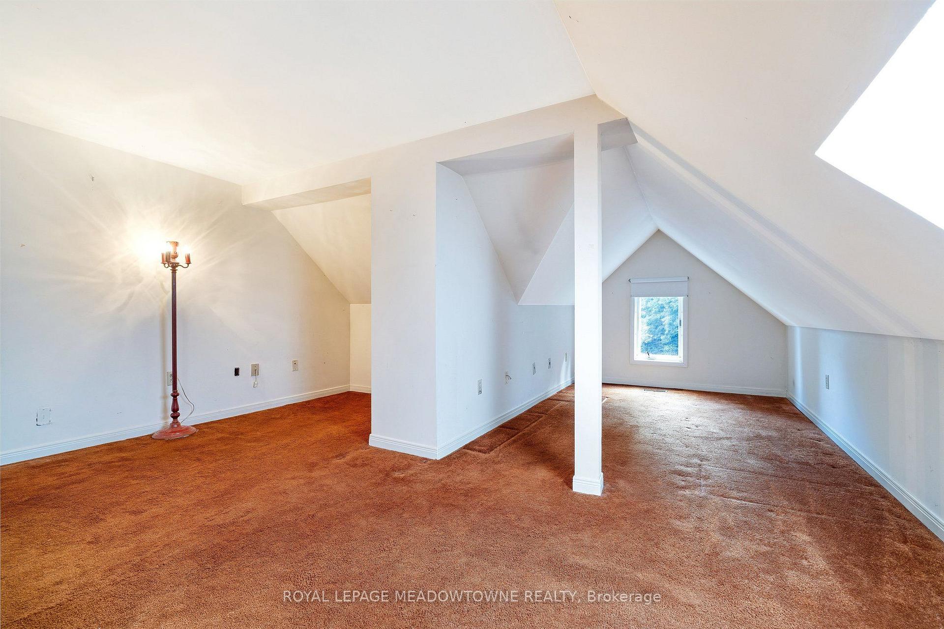 Photo 23 of 12 Mullen Place, Halton Hills, Glen Williams — HOMEH