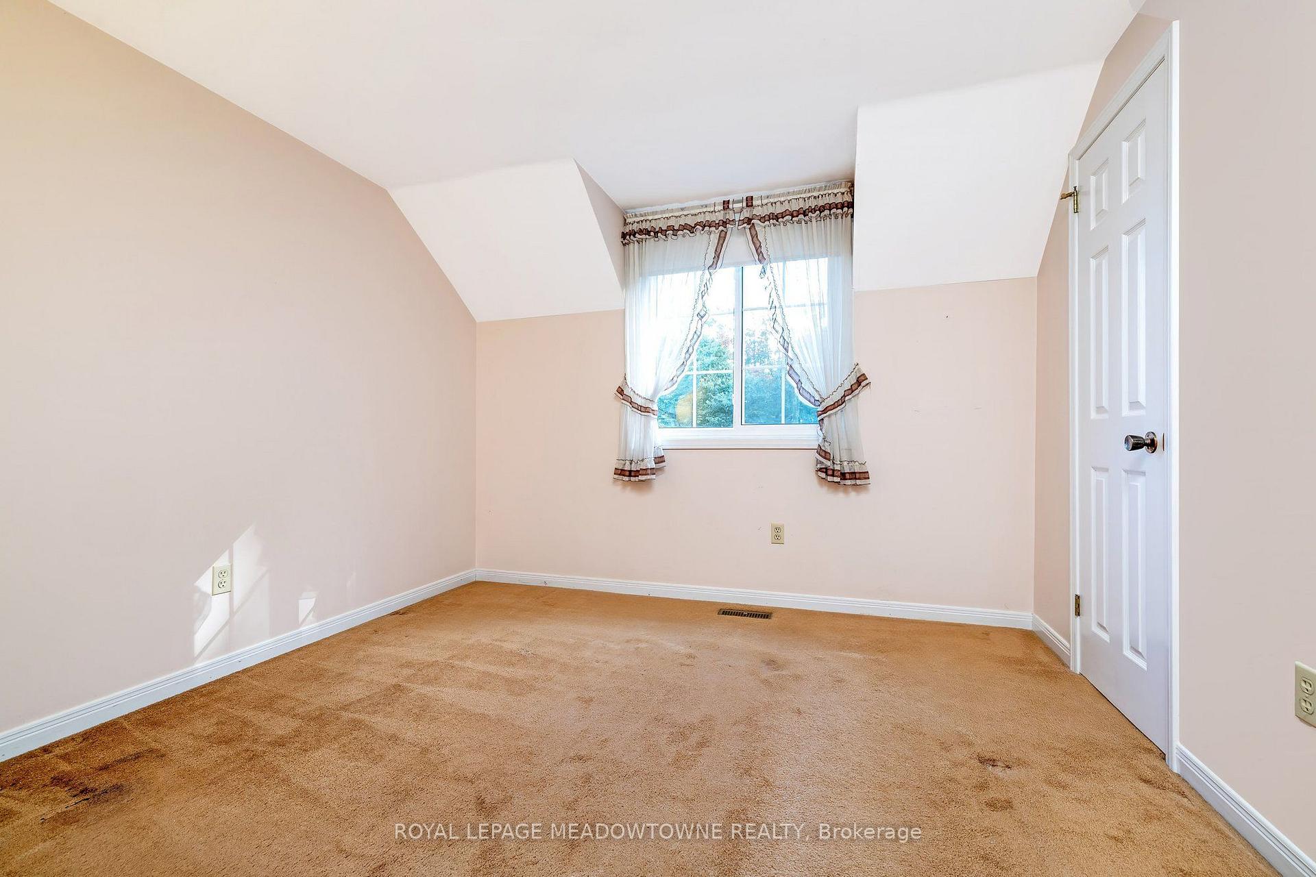 Photo 28 of 12 Mullen Place, Halton Hills, Glen Williams — HOMEH