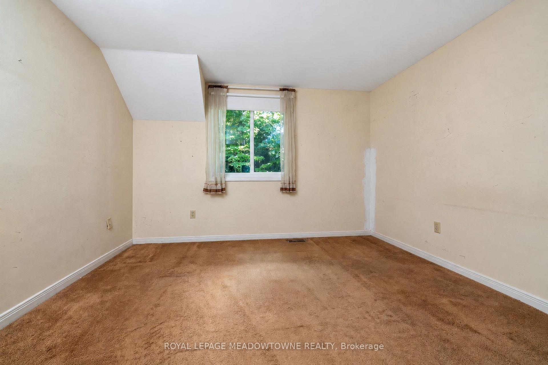 Photo 29 of 12 Mullen Place, Halton Hills, Glen Williams — HOMEH