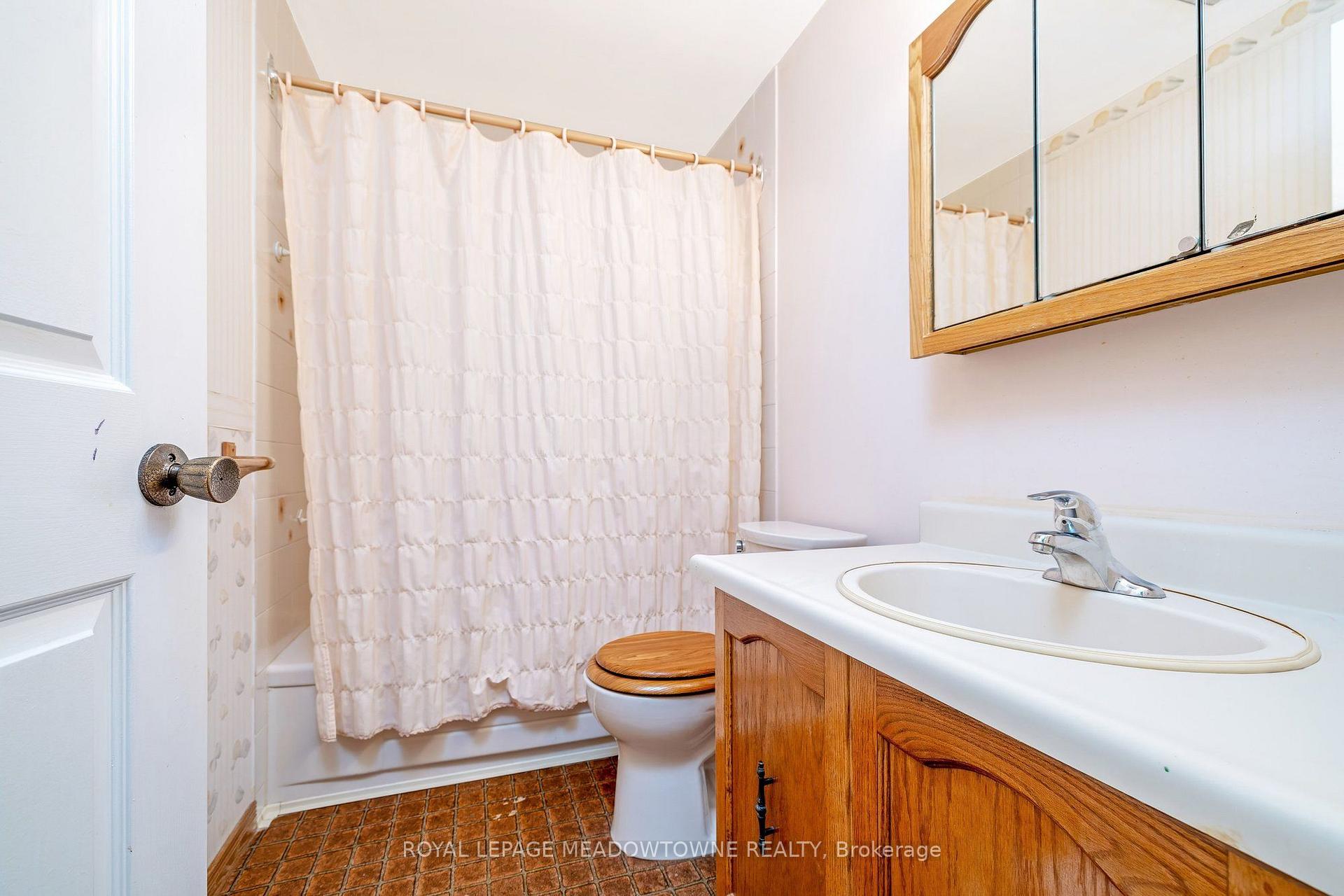Photo 31 of 12 Mullen Place, Halton Hills, Glen Williams — HOMEH