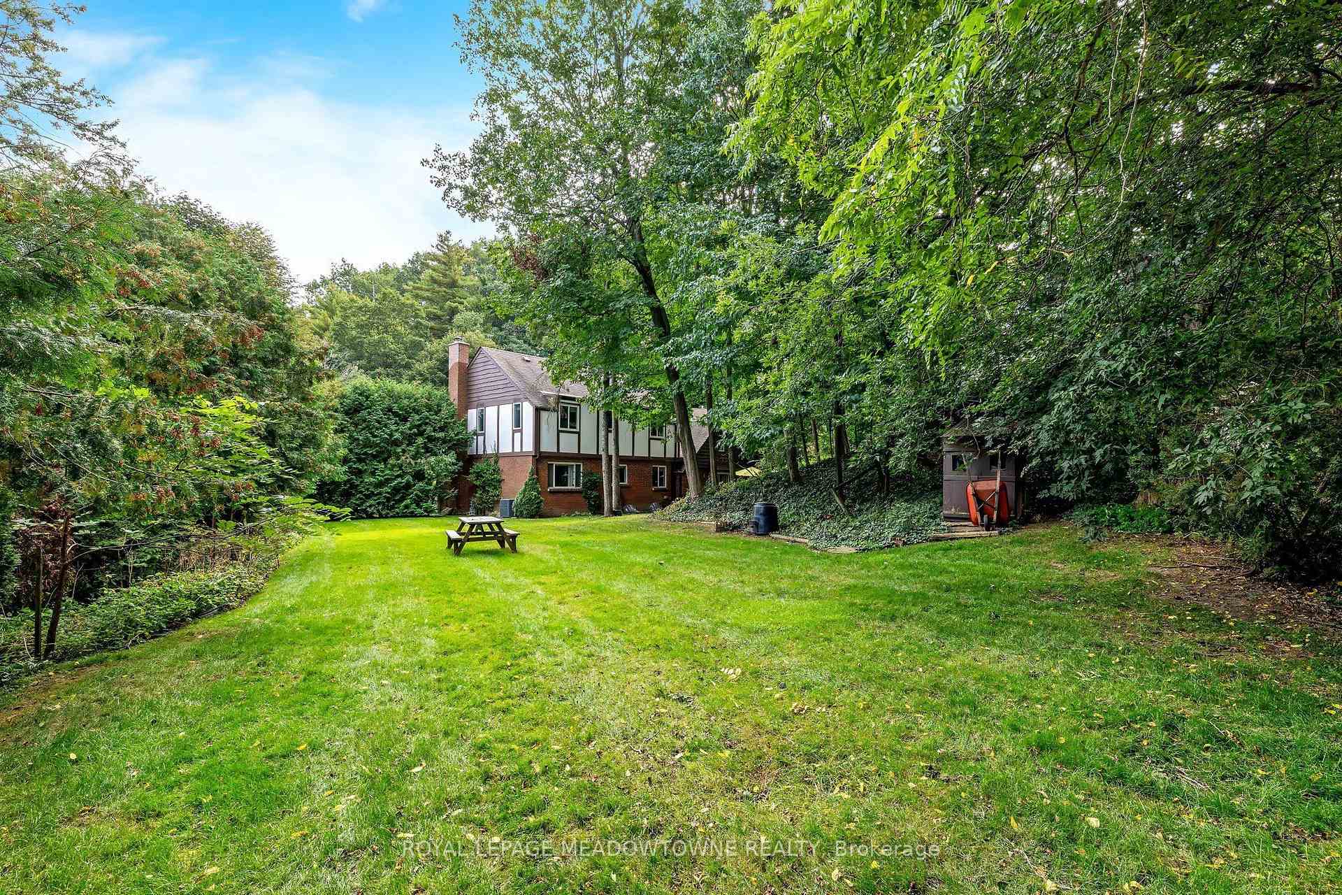 Photo 32 of 12 Mullen Place, Halton Hills, Glen Williams — HOMEH
