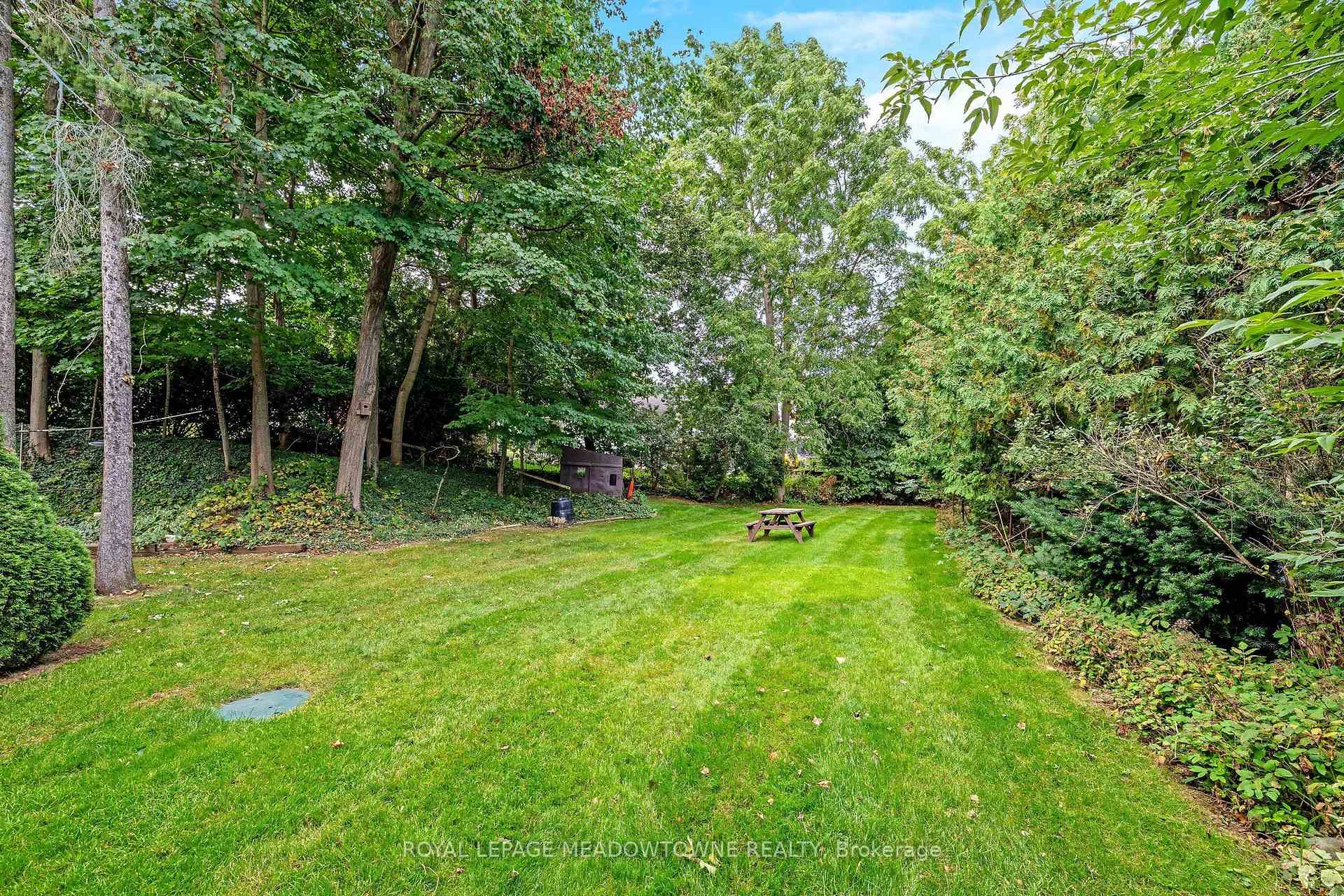 Photo 34 of 12 Mullen Place, Halton Hills, Glen Williams — HOMEH