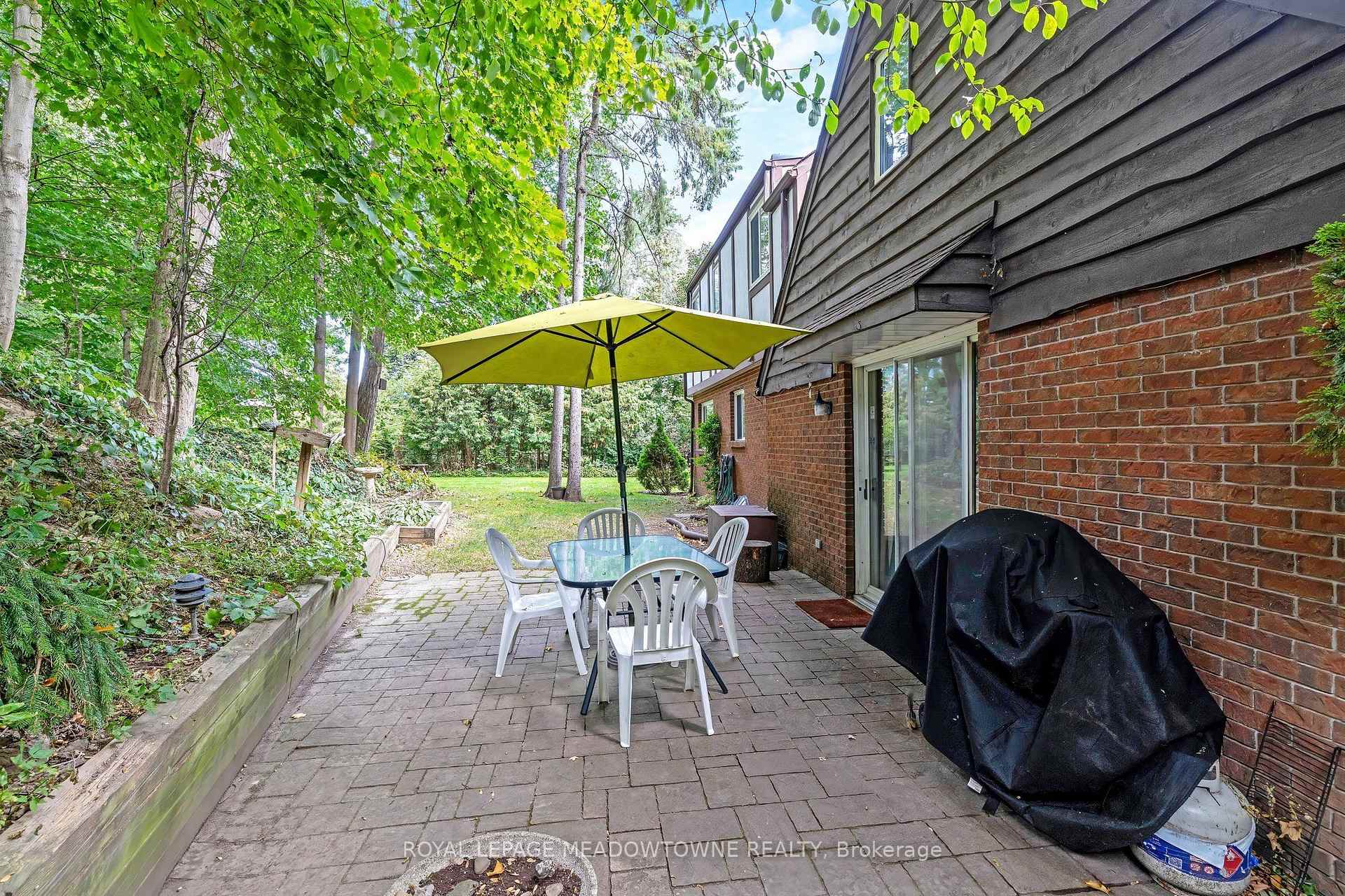 Photo 38 of 12 Mullen Place, Halton Hills, Glen Williams — HOMEH
