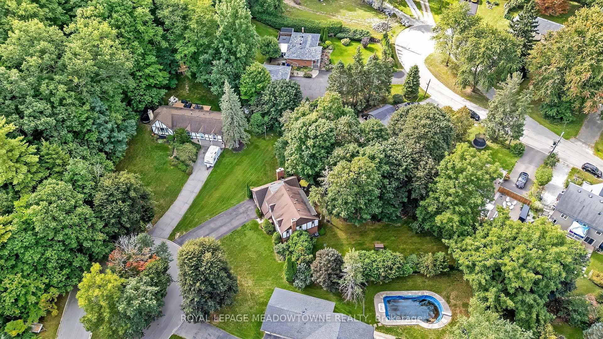 Photo 41 of 12 Mullen Place, Halton Hills, Glen Williams — HOMEH