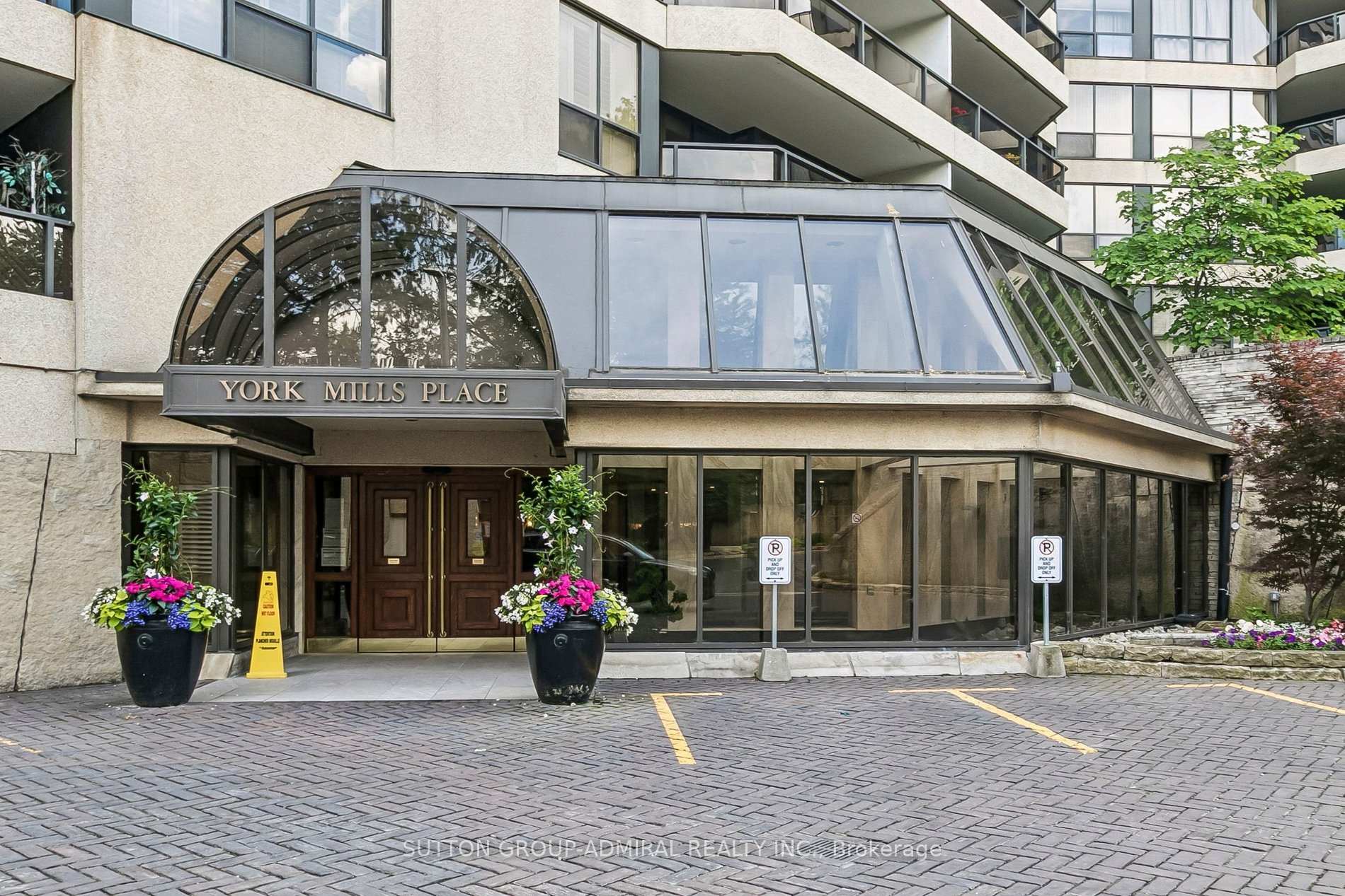Photo 2 of Unit 301, 3900 Yonge Street, Toronto, Bedford Park-Nortown — HOMEH