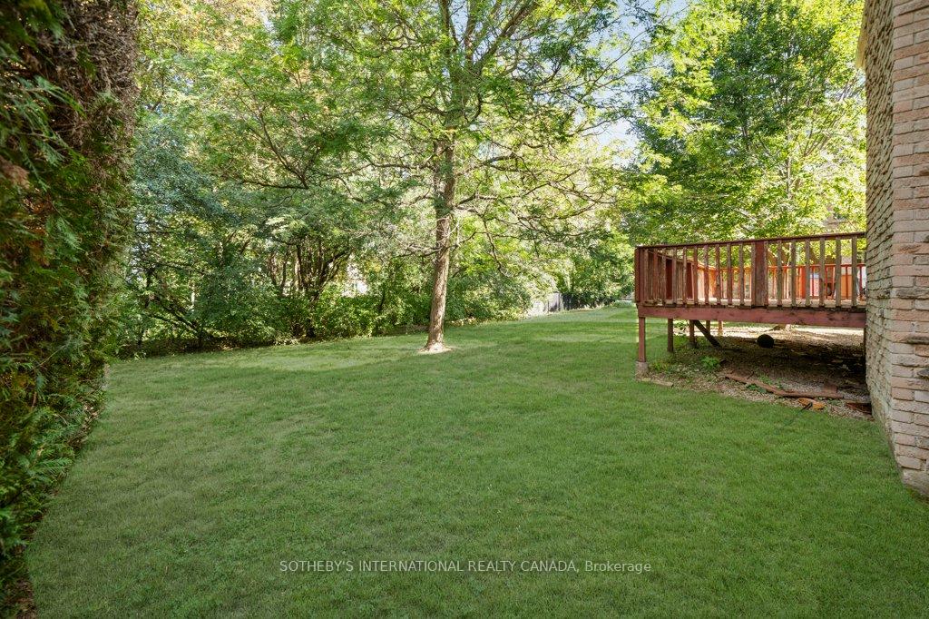 Photo 3 of 104 Cambridge Crescent, Richmond Hill, South Richvale — HOMEH
