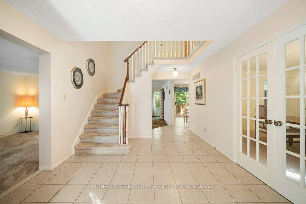 Photo 4 of 104 Cambridge Crescent, Richmond Hill, South Richvale — HOMEH