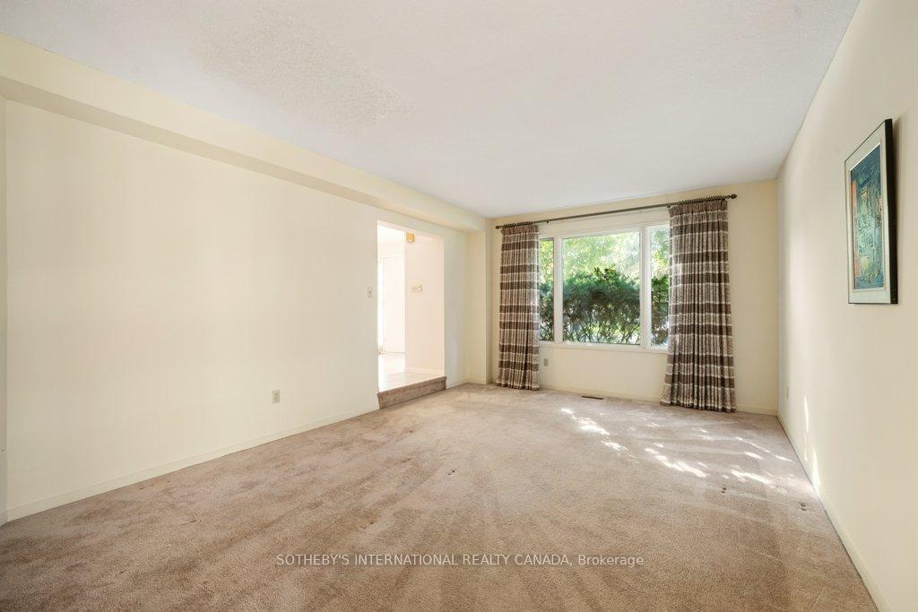 Photo 5 of 104 Cambridge Crescent, Richmond Hill, South Richvale — HOMEH