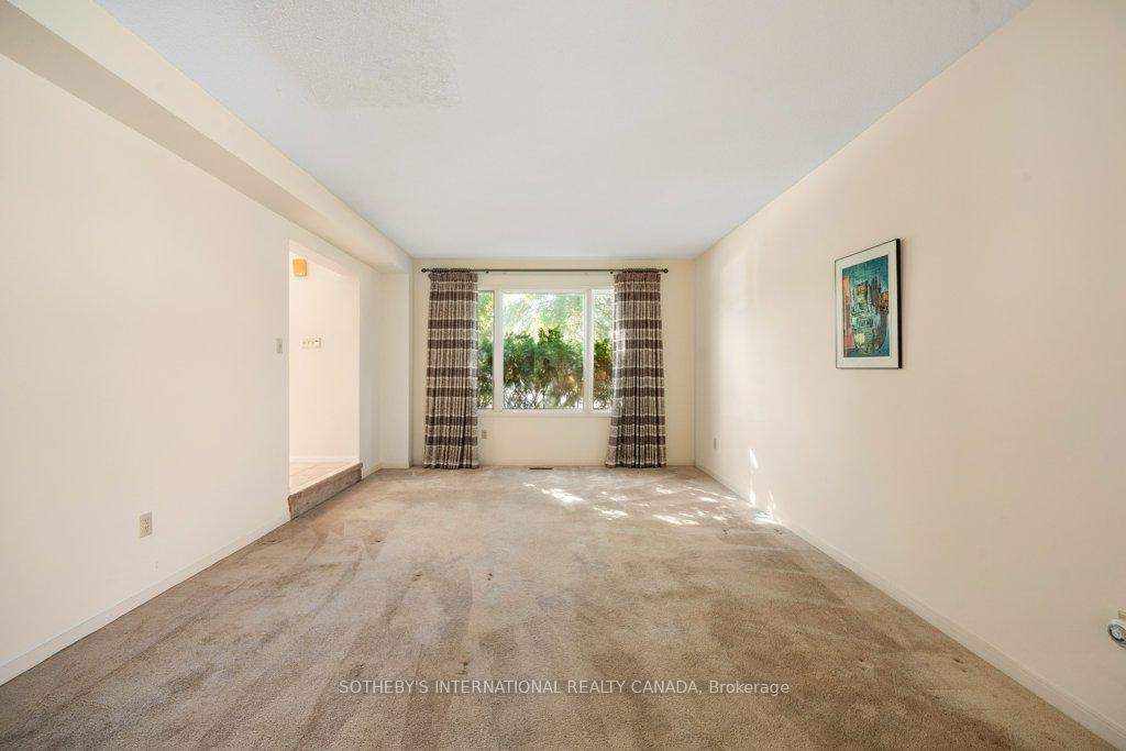 Photo 7 of 104 Cambridge Crescent, Richmond Hill, South Richvale — HOMEH
