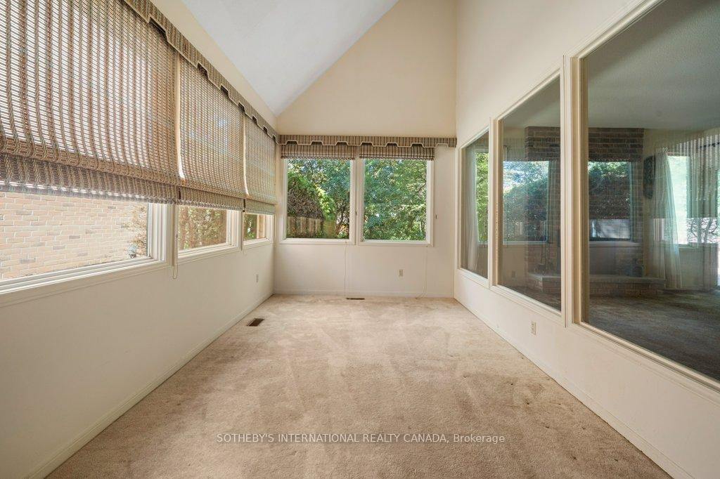 Photo 10 of 104 Cambridge Crescent, Richmond Hill, South Richvale — HOMEH