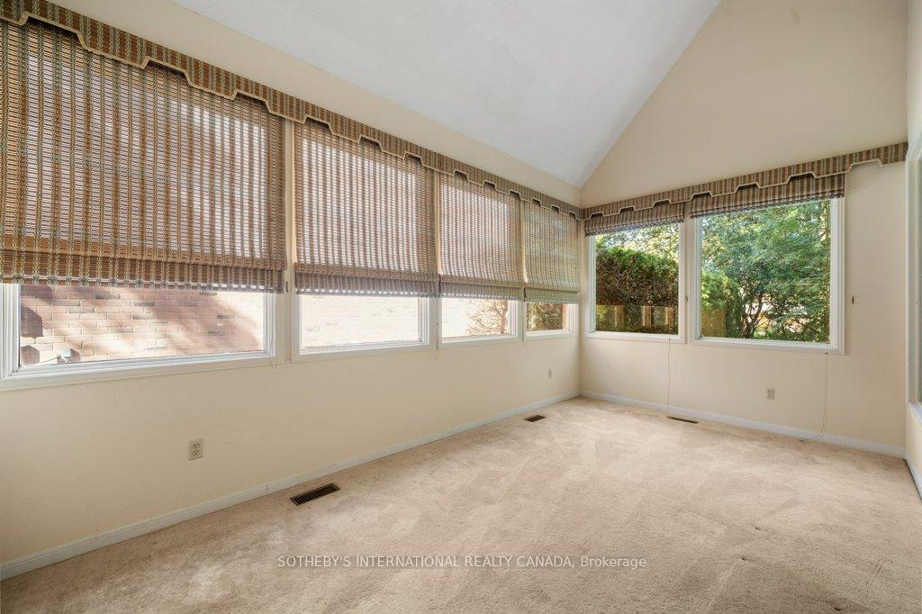 Photo 11 of 104 Cambridge Crescent, Richmond Hill, South Richvale — HOMEH