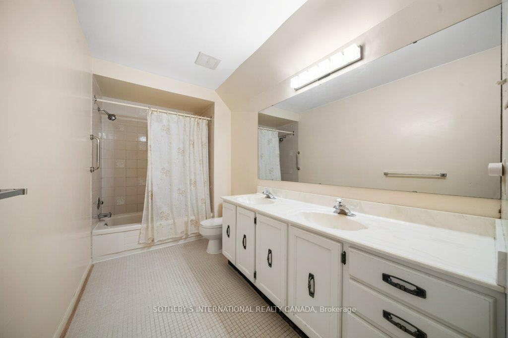 Photo 29 of 104 Cambridge Crescent, Richmond Hill, South Richvale — HOMEH