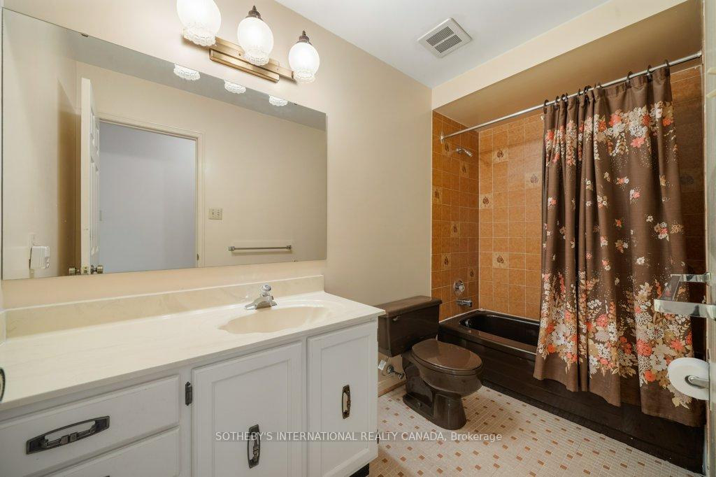 Photo 33 of 104 Cambridge Crescent, Richmond Hill, South Richvale — HOMEH
