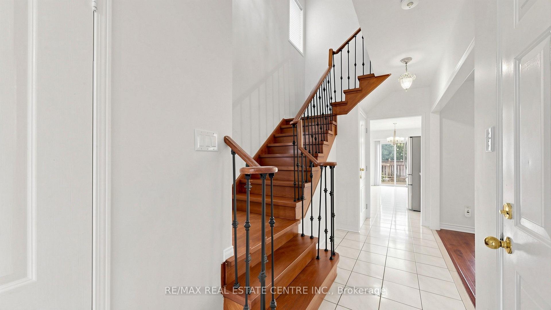 Photo 21 of 30 Culture Crescent, Brampton, Fletcher's Creek Village — HOMEH