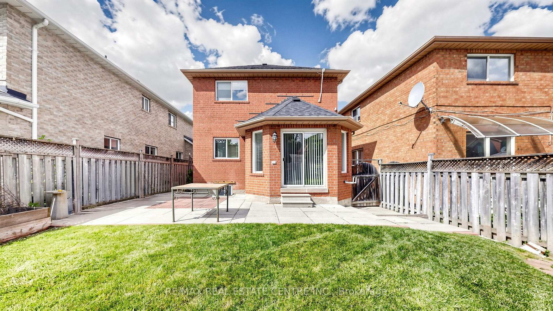 Photo 41 of 30 Culture Crescent, Brampton, Fletcher's Creek Village — HOMEH