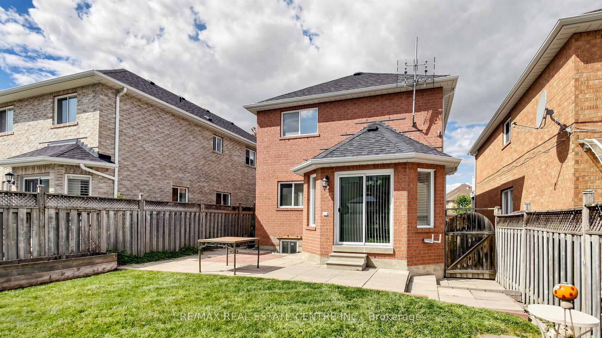 Photo 45 of 30 Culture Crescent, Brampton, Fletcher's Creek Village — HOMEH