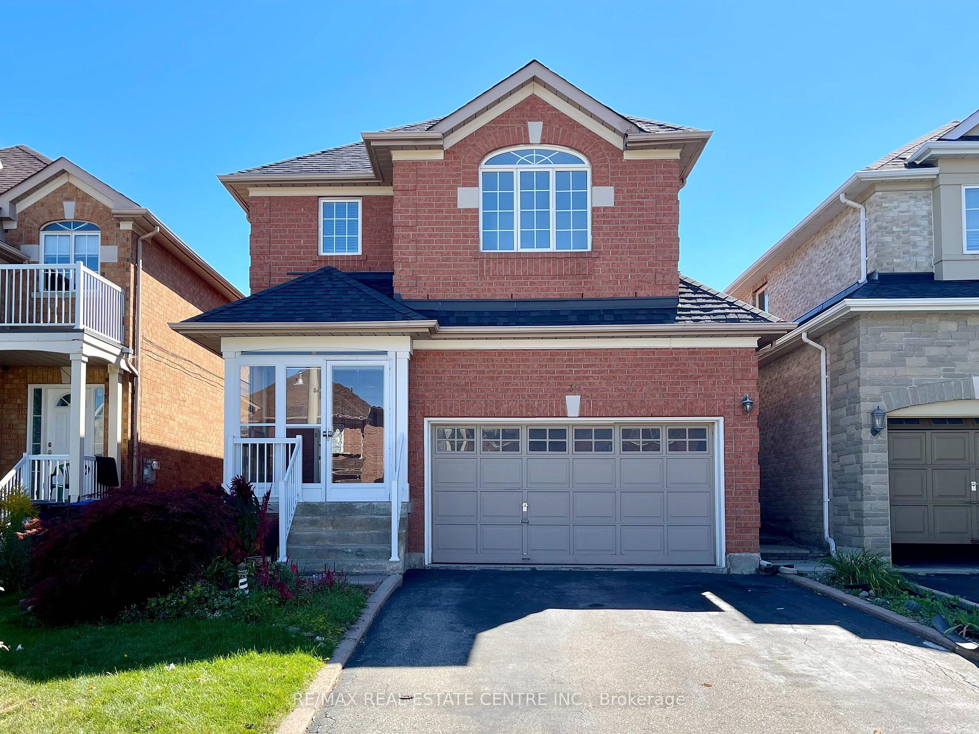 Photo 2 of 30 Culture Crescent, Brampton, Fletcher's Creek Village — HOMEH