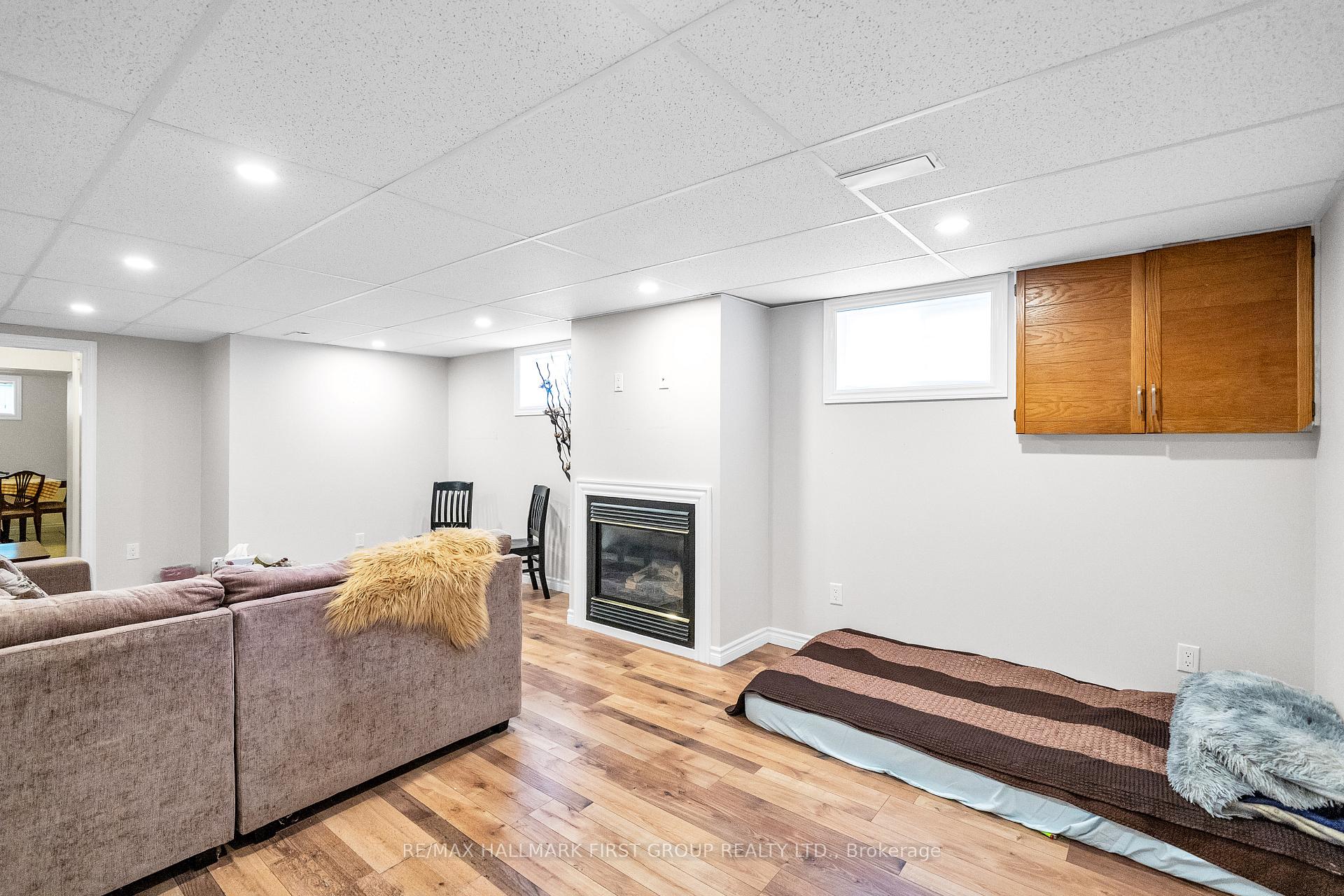 Photo 3 of 487 Cunningham Avenue, Oshawa, McLaughlin — HOMEH