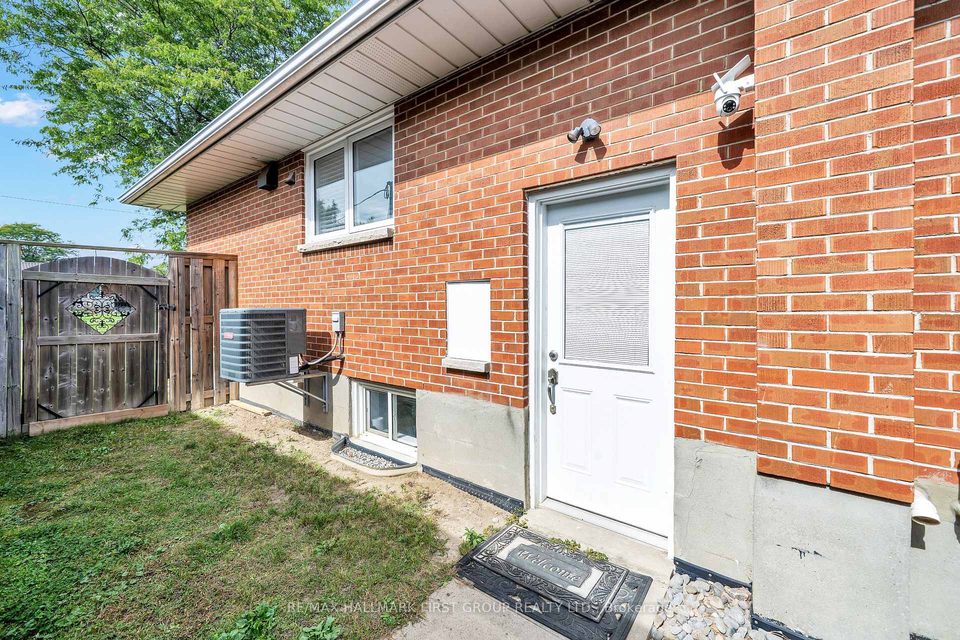 Photo 9 of 487 Cunningham Avenue, Oshawa, McLaughlin — HOMEH