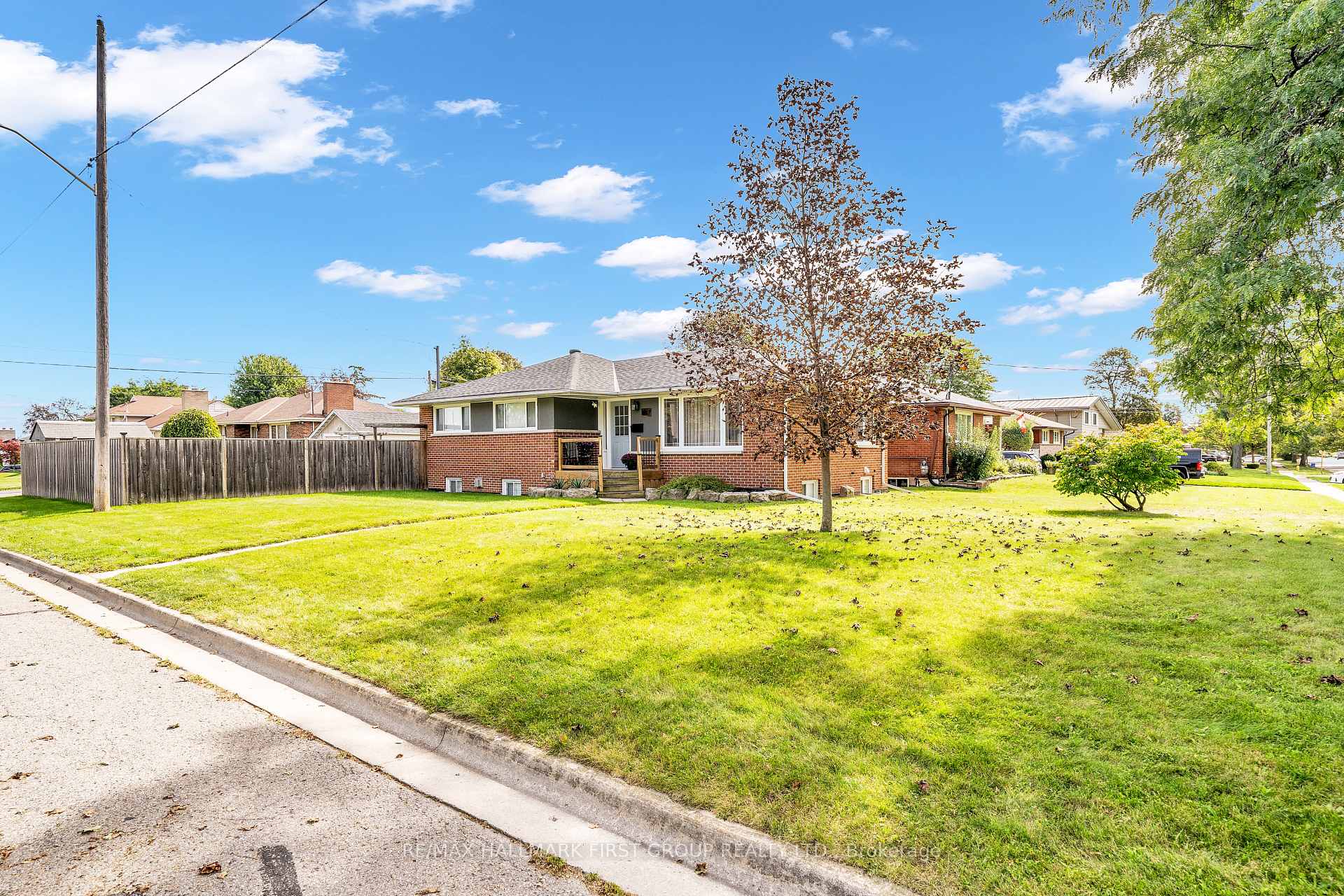 Photo 12 of 487 Cunningham Avenue, Oshawa, McLaughlin — HOMEH