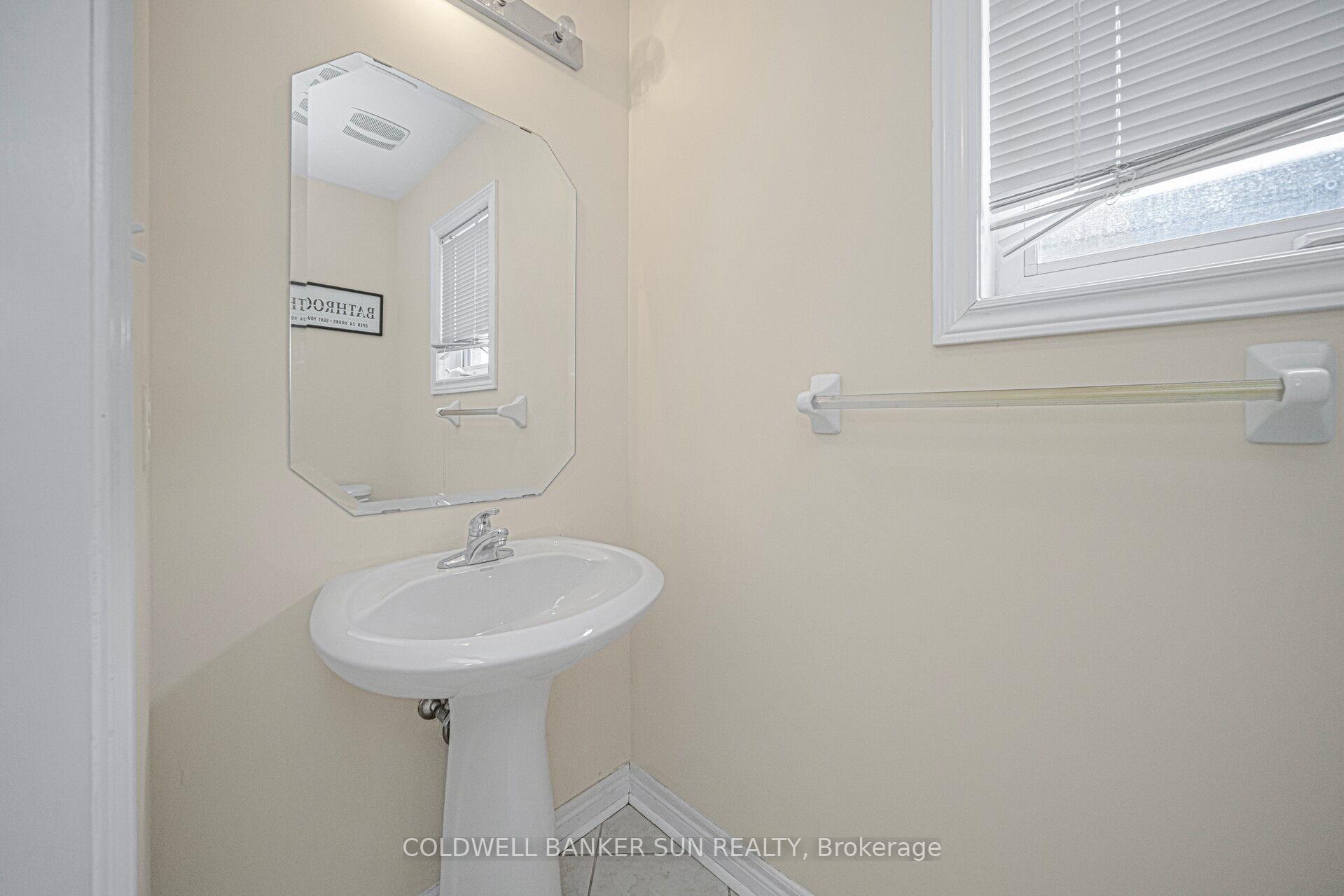 Photo 5 of 146 Crystalview Crescent, Brampton, Bram East — HOMEH