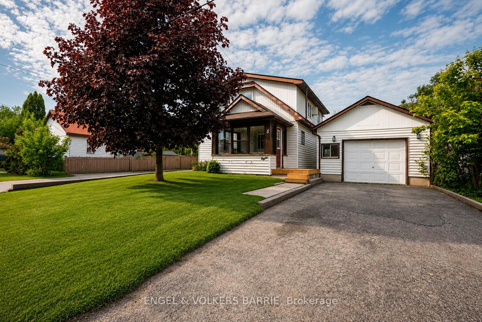 Photo of 8 George Street N