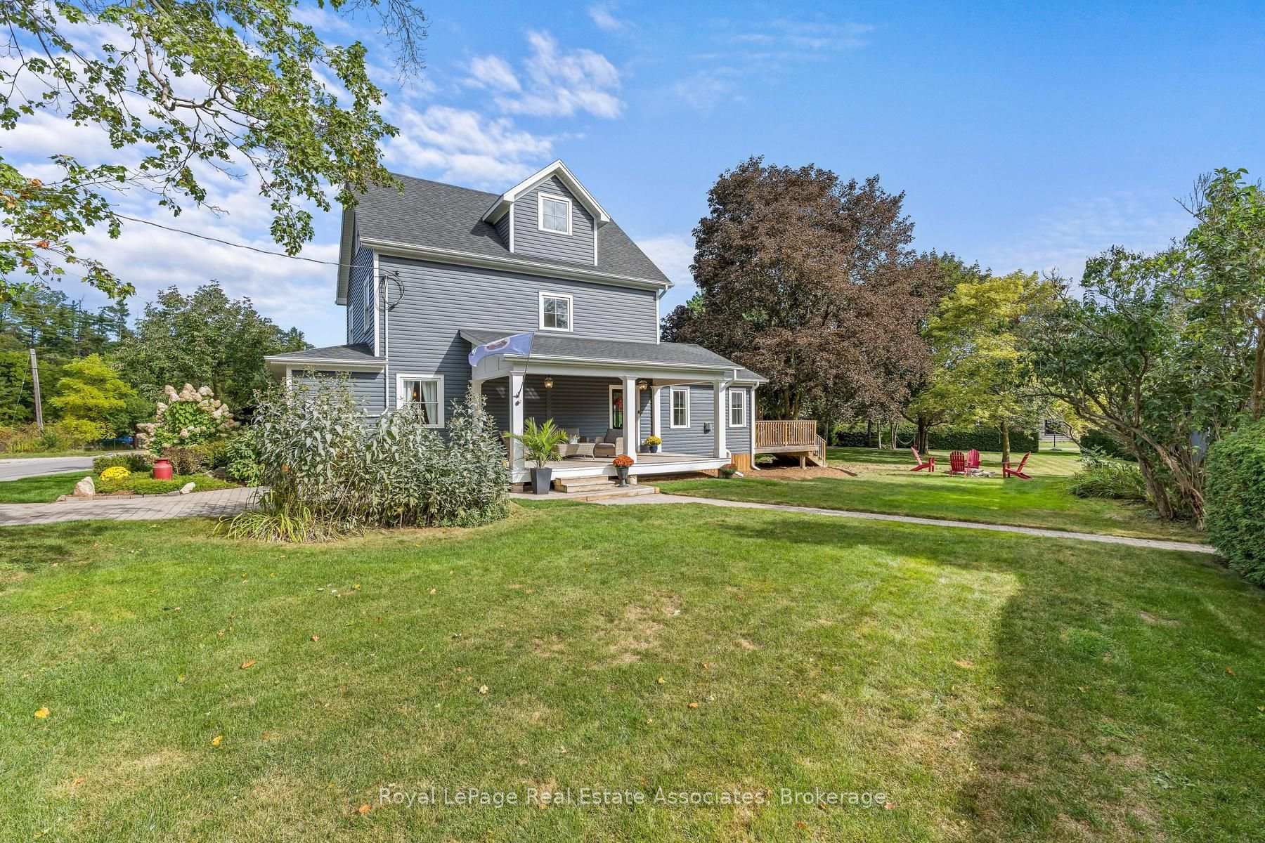 Photo 3 of 16 Wildwood Road, Halton Hills, Glen Williams — HOMEH