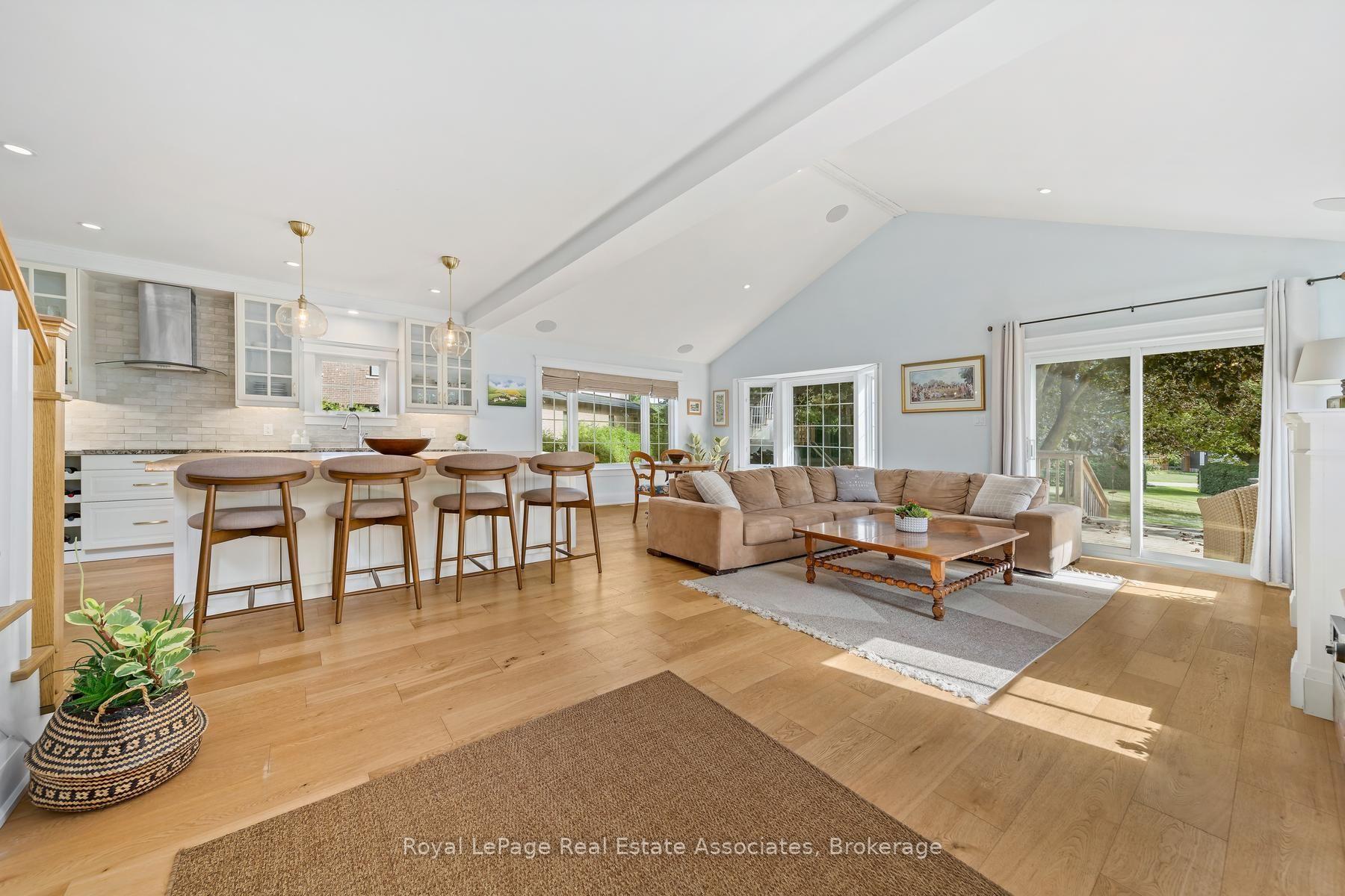 Photo 6 of 16 Wildwood Road, Halton Hills, Glen Williams — HOMEH