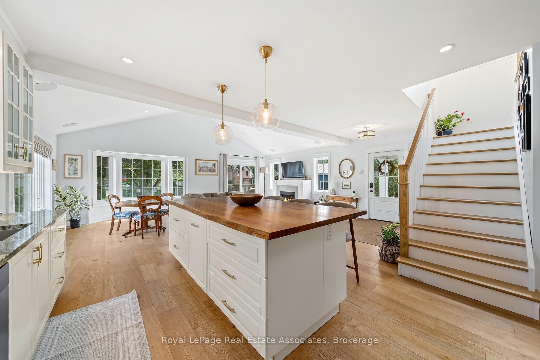 Photo 14 of 16 Wildwood Road, Halton Hills, Glen Williams — HOMEH