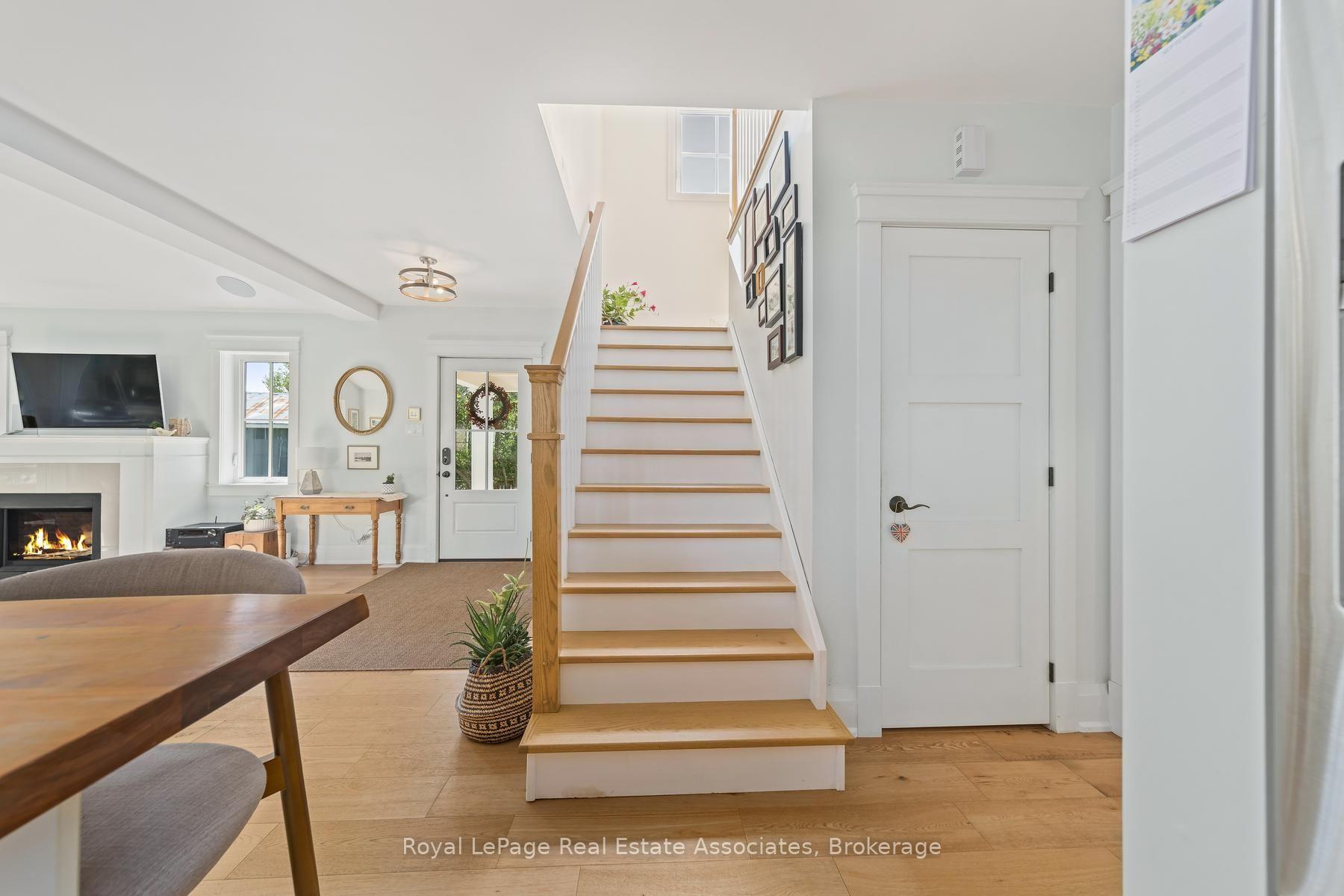 Photo 21 of 16 Wildwood Road, Halton Hills, Glen Williams — HOMEH