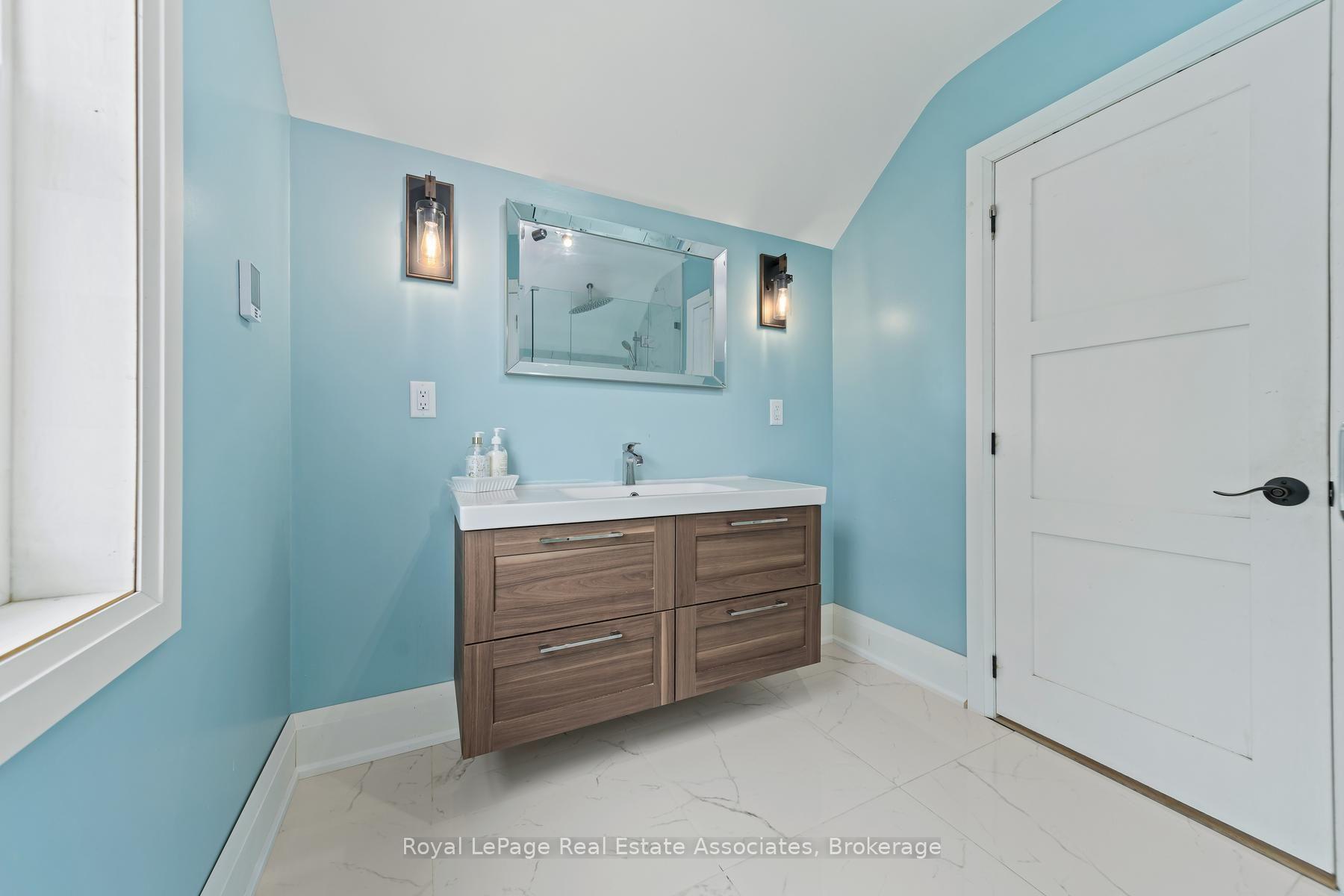 Photo 32 of 16 Wildwood Road, Halton Hills, Glen Williams — HOMEH