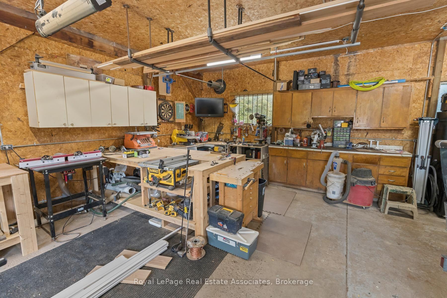 Photo 48 of 16 Wildwood Road, Halton Hills, Glen Williams — HOMEH