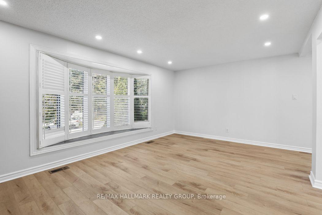 Photo 13 of 211 Harcourt Avenue, Ottawa, Woodroffe — HOMEH